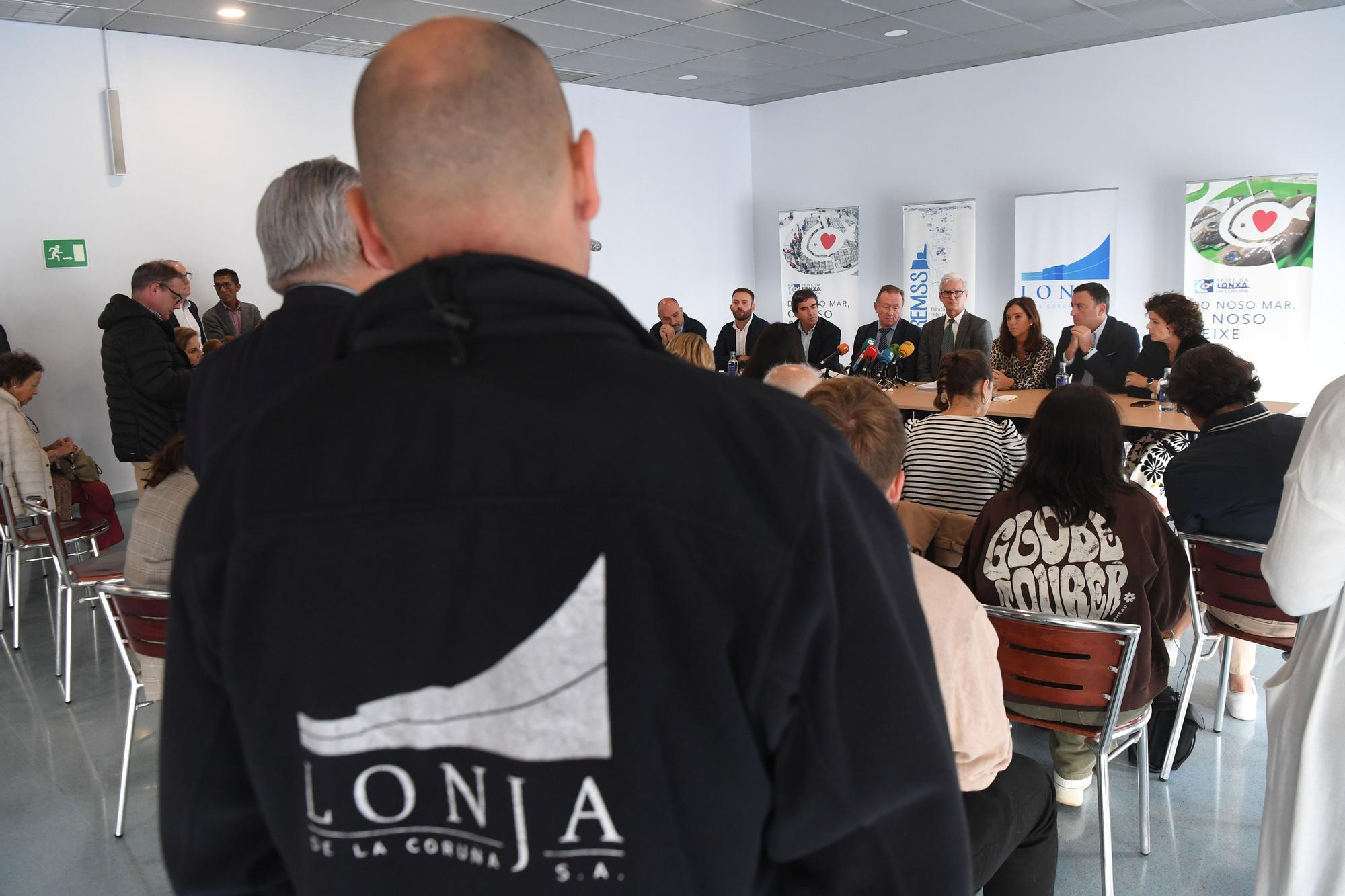 La pesca de A Coruña exhibe respaldo social ante la amenaza del cierre de sus caladeros