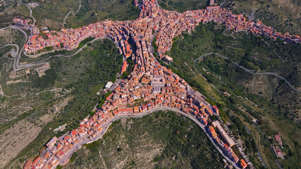 El pueblo más desconocido de Italia es uno de los más peculiares: tiene forma de humano