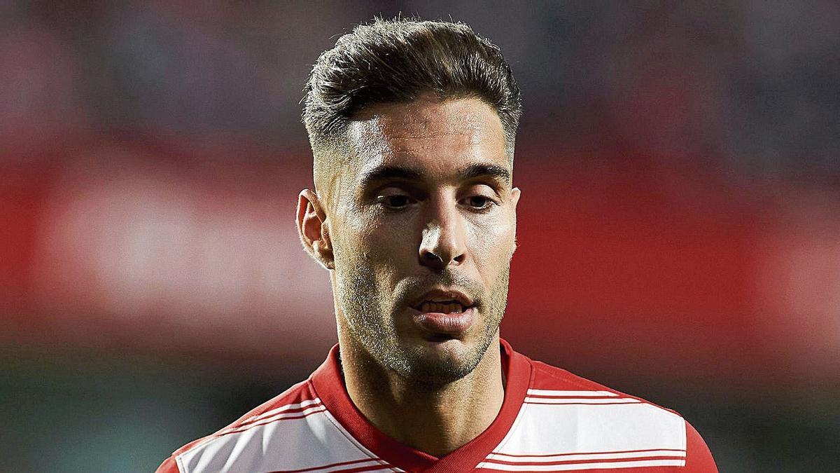 Rubén Rochina, con la camiseta del Granada.