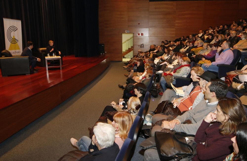 La conferencia de Urra reunió a gran número de asistentes // Alba Villar