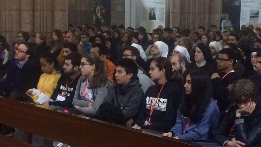 Covadonga despide las jornadas de la juventud con misa y yincana de fotos