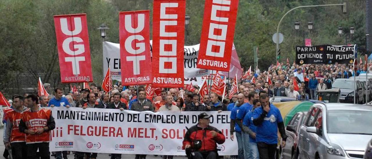 Una de las protestas que se realizaron en 2013 para evitar el cierre de los talleres de Duro Felguera en Langreo.