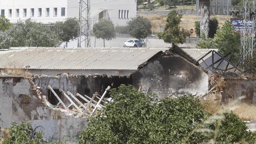 Un incendio destruye parte de un asentamiento de chabolas