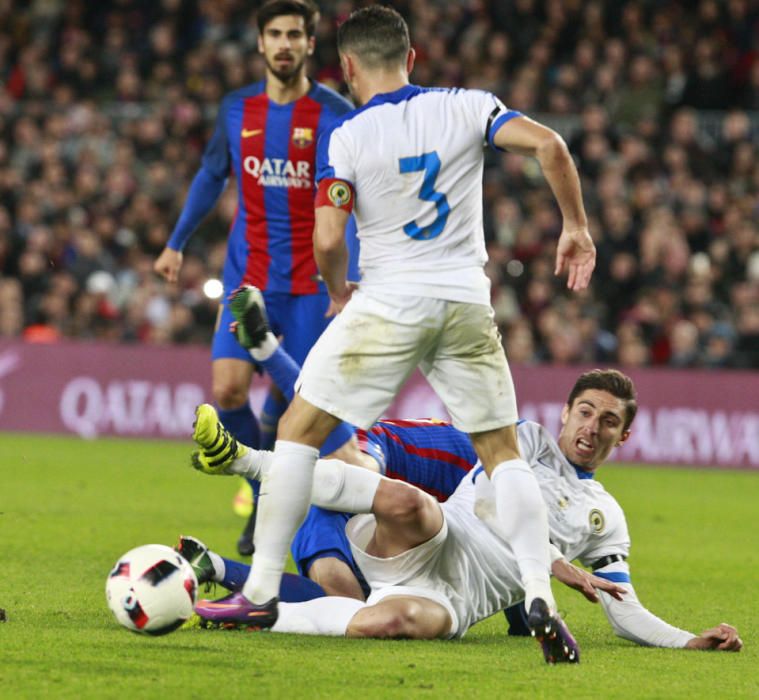 El Barça arrolla al Hércules en el Camp Nou