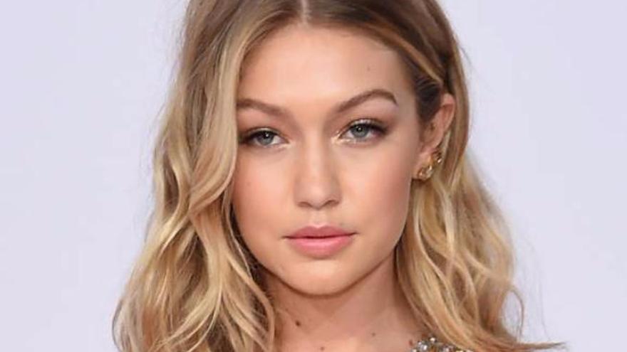 La &#039;top model&#039; Gigi Hadid desvela que sufre una dolencia del tiroides