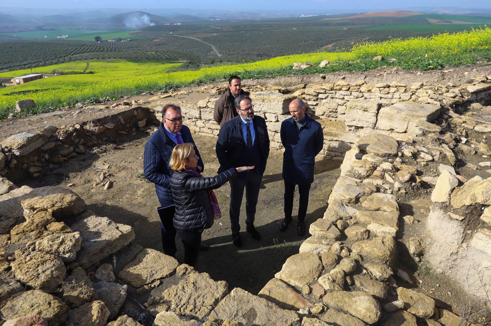 Sale a la luz un anfiteatro romano en Ategua