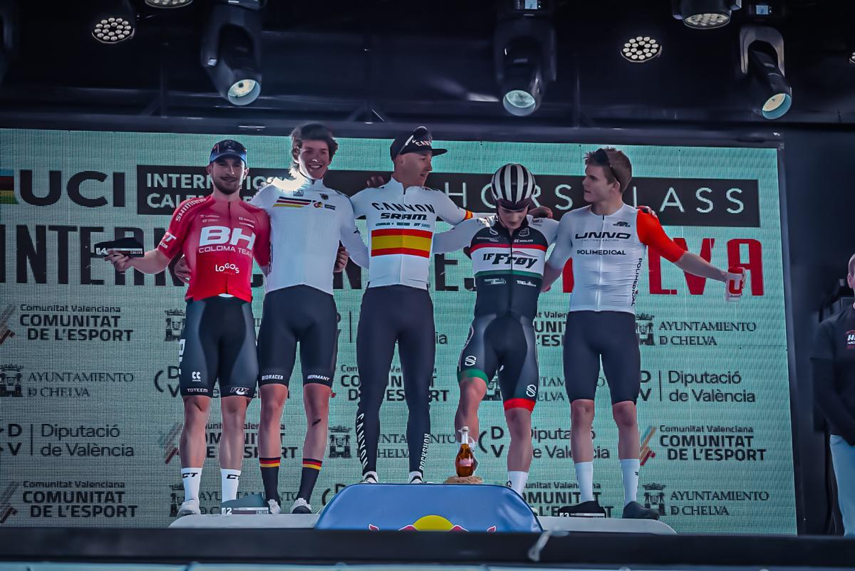 l español Thibaut François Baudry, que en 2025 fue segundo, se ha llevado la victoria tras una carrera muy luchada hasta el final contra Paul Schehl, que ha cruzado la línea de meta a seis segundos del ganador. Martin E. Farstadvoll, Hugo Franco y Leo Lounela completaron los cinco puestos del podio tras una gran pelea en grupo.