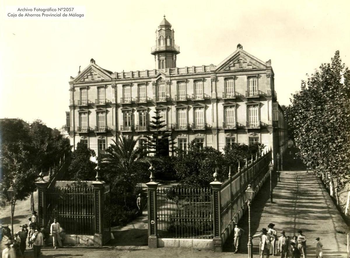 La desaparecida Casa Bevan, en la Explanada de la Estación.