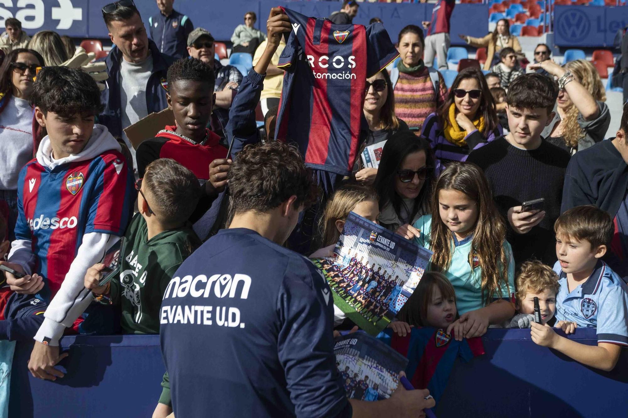 Puertas abiertas entrenamiento Levante