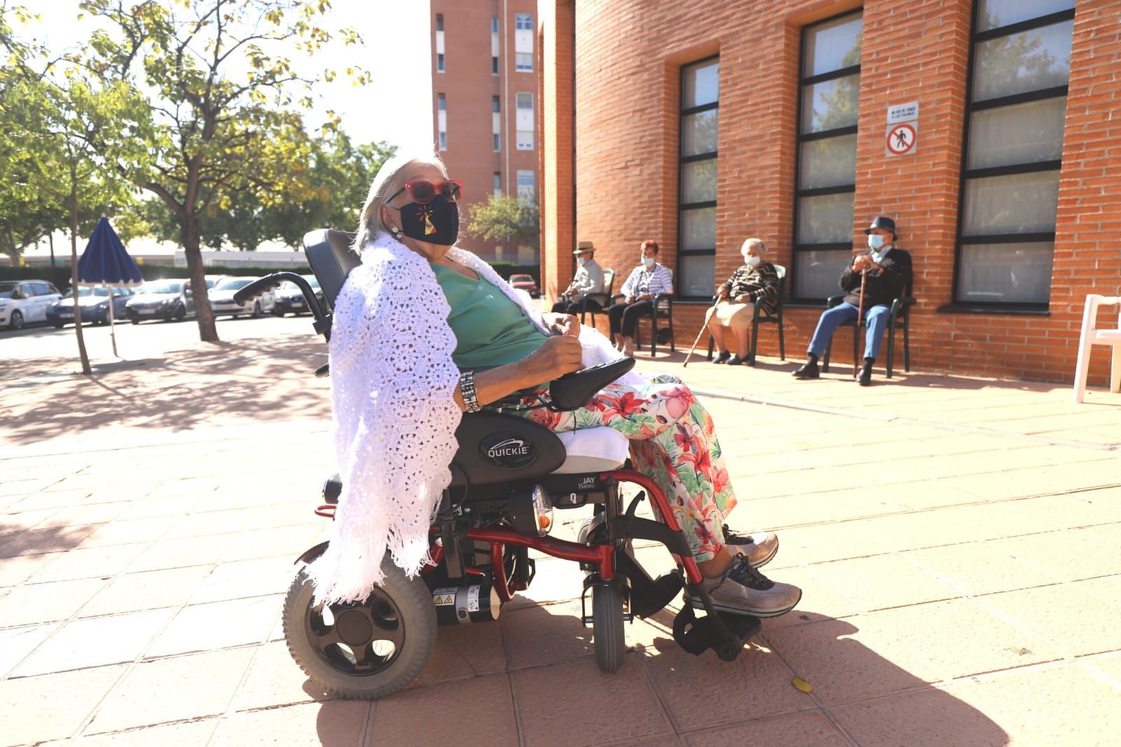 FOTOGALERÍA | Los mayores de la residencia Romareda reciben la tercera dosis de la vacuna