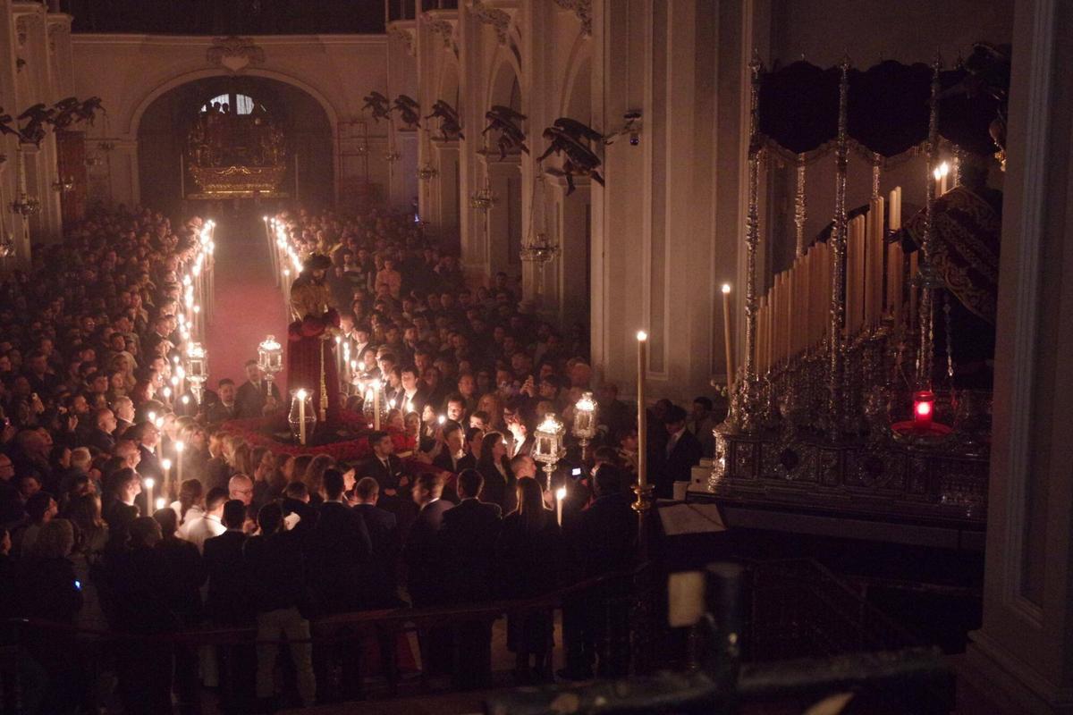 Traslado claustral del Cristo de la Humildad en la Victoria el Lunes de Pasión de 2026