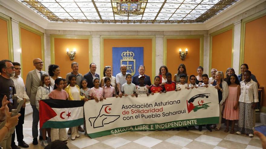 Oviedo acoge a veinte niños saharauis: "Quiero volver más años"