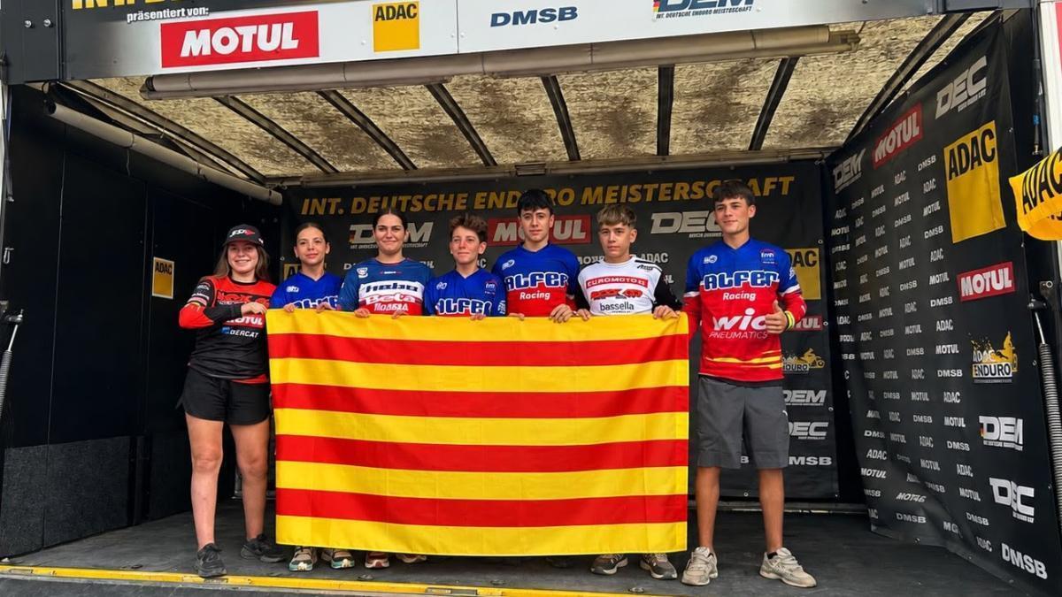 La representació catalana, amb la Senyera