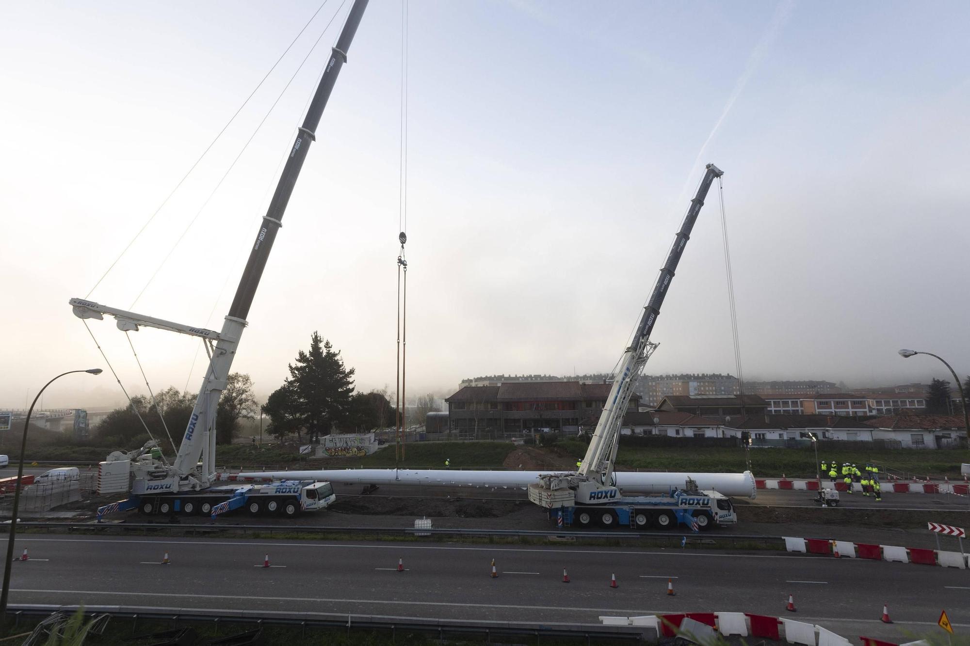 EN IMÁGENES: Así fue la instalación del mástil de 55 metros en las obras de la entrada de Oviedo