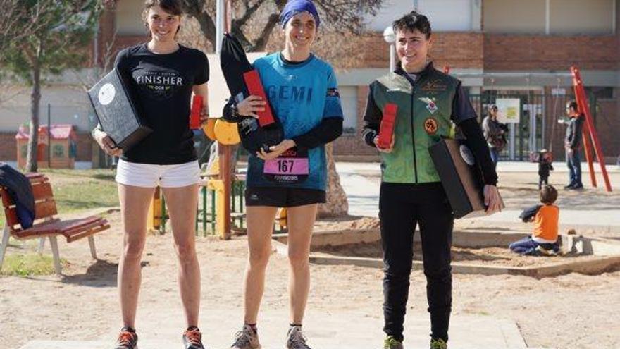 Podi femení amb Montse Picanyol (1a), Montse Torné (2a) i Olga Estellé (3a)