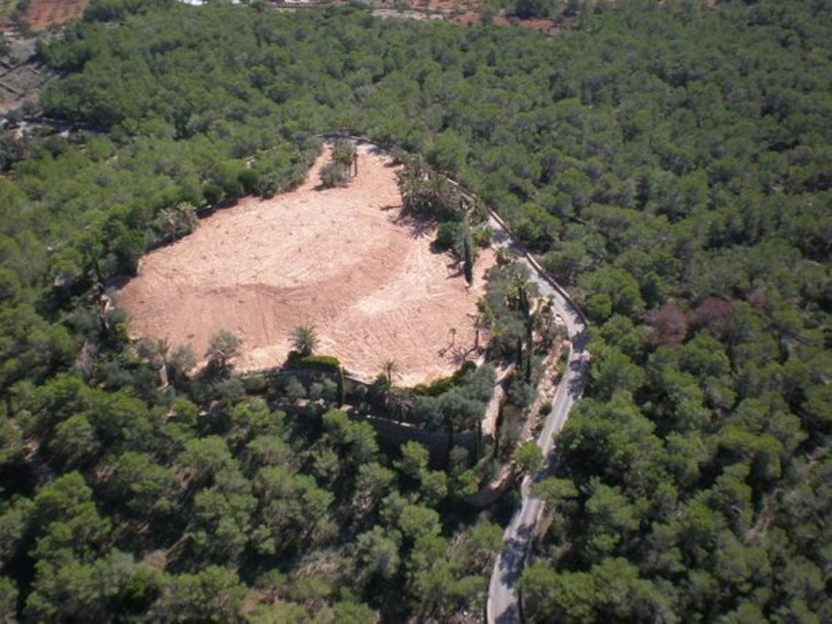 Parcela donde se ubicaba la mansión tras su demolición.