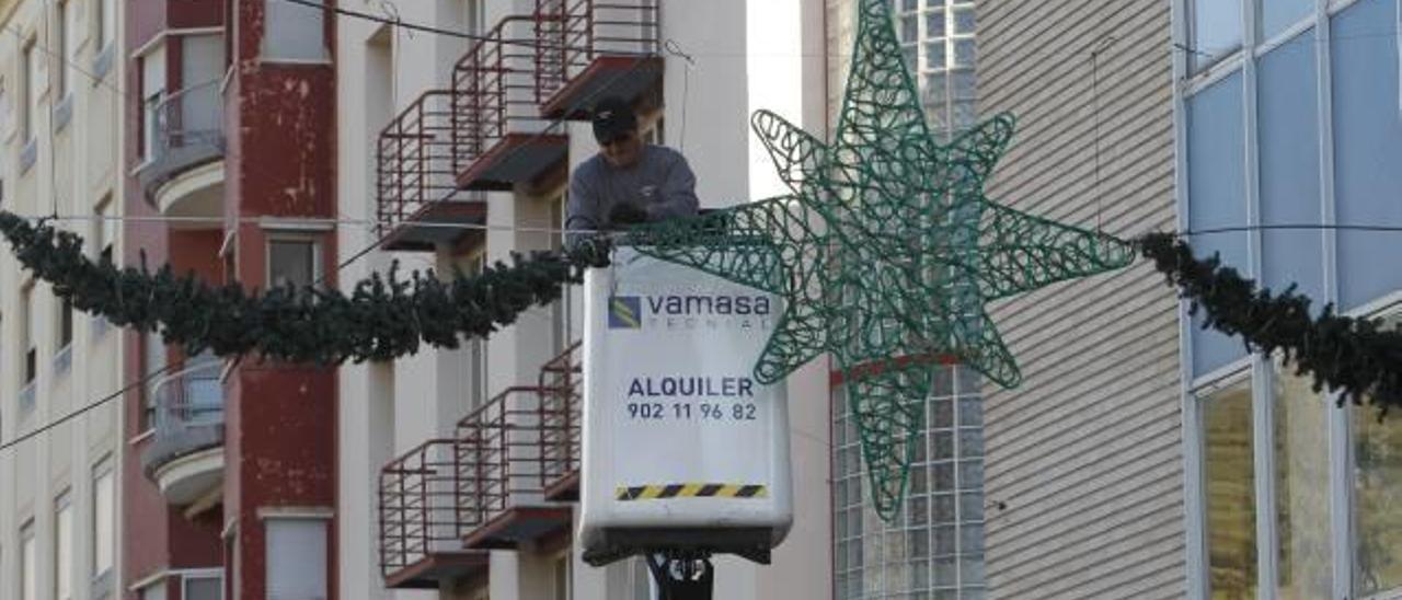 Sin luz navideña en zonas del Port a dos días de Nochebuena