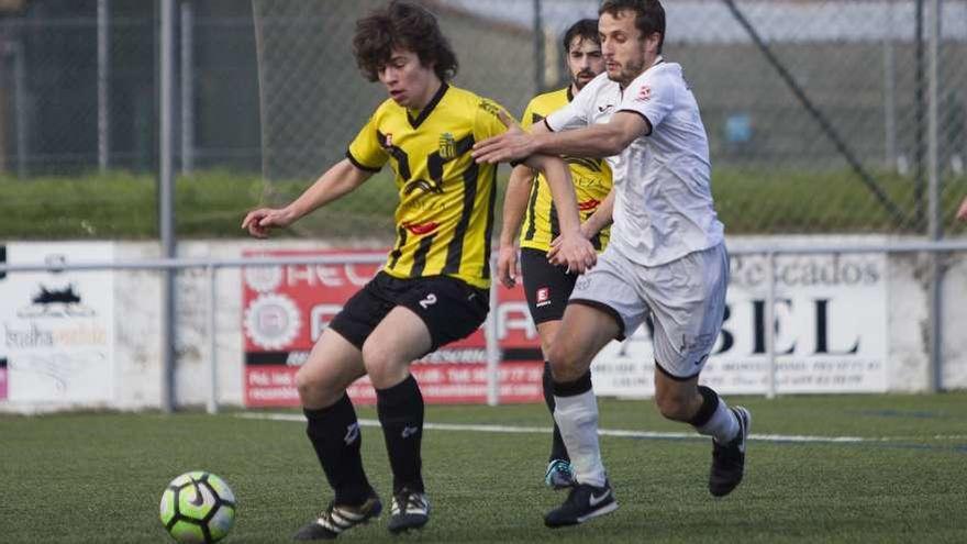 El jugador dezano Jacobo, en una jugada del partido de ayer. // Bernabé/Ana Agra