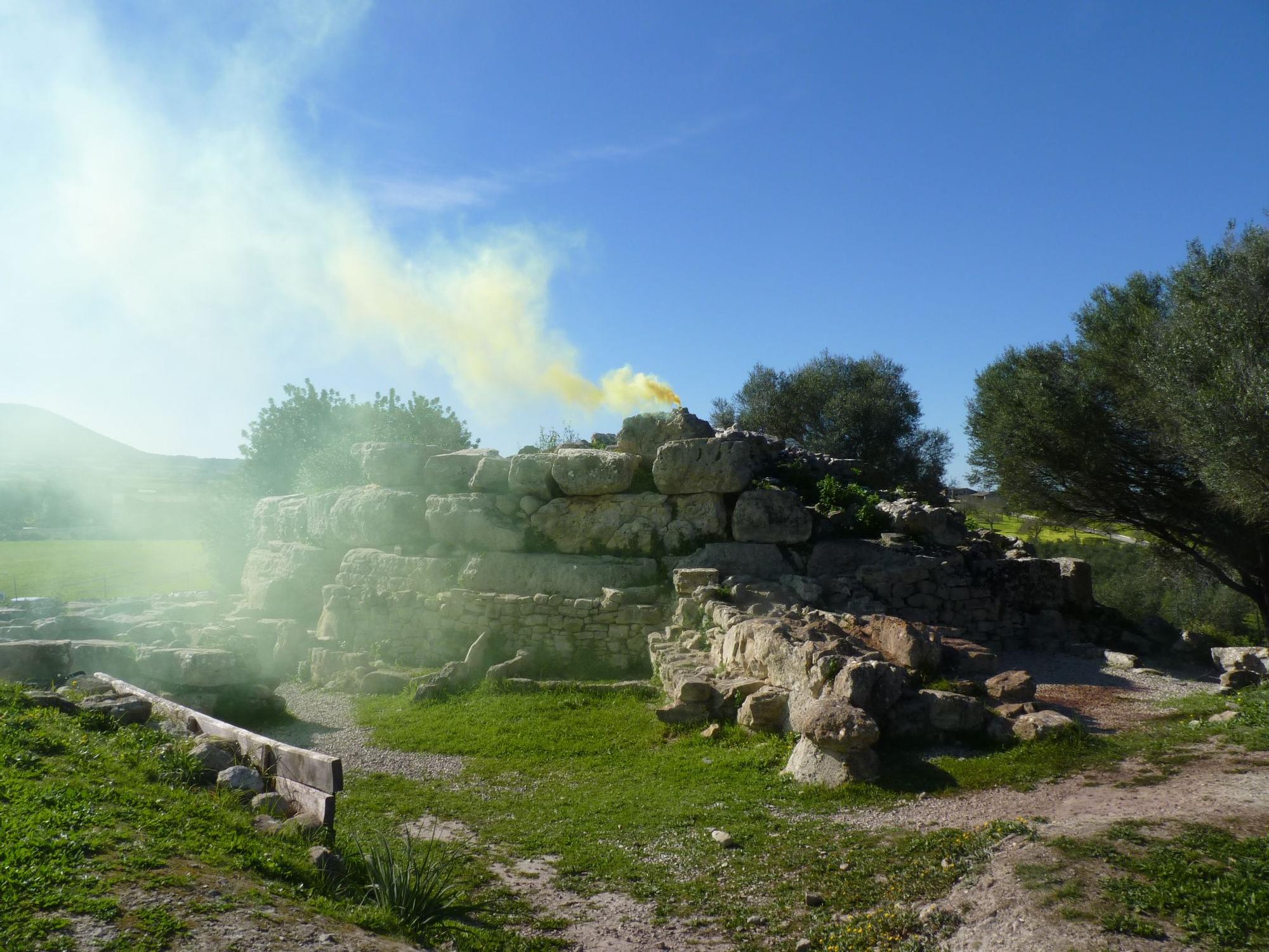 Antorcha de humo en Montuïri.JPG