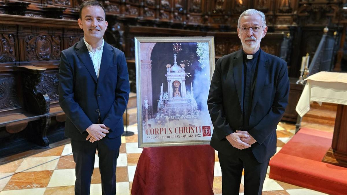 Luis M. Pozo y el dean de la Catedral, José Manuel Ferrary, durante la presentación del cartel anunciador del Corpus.