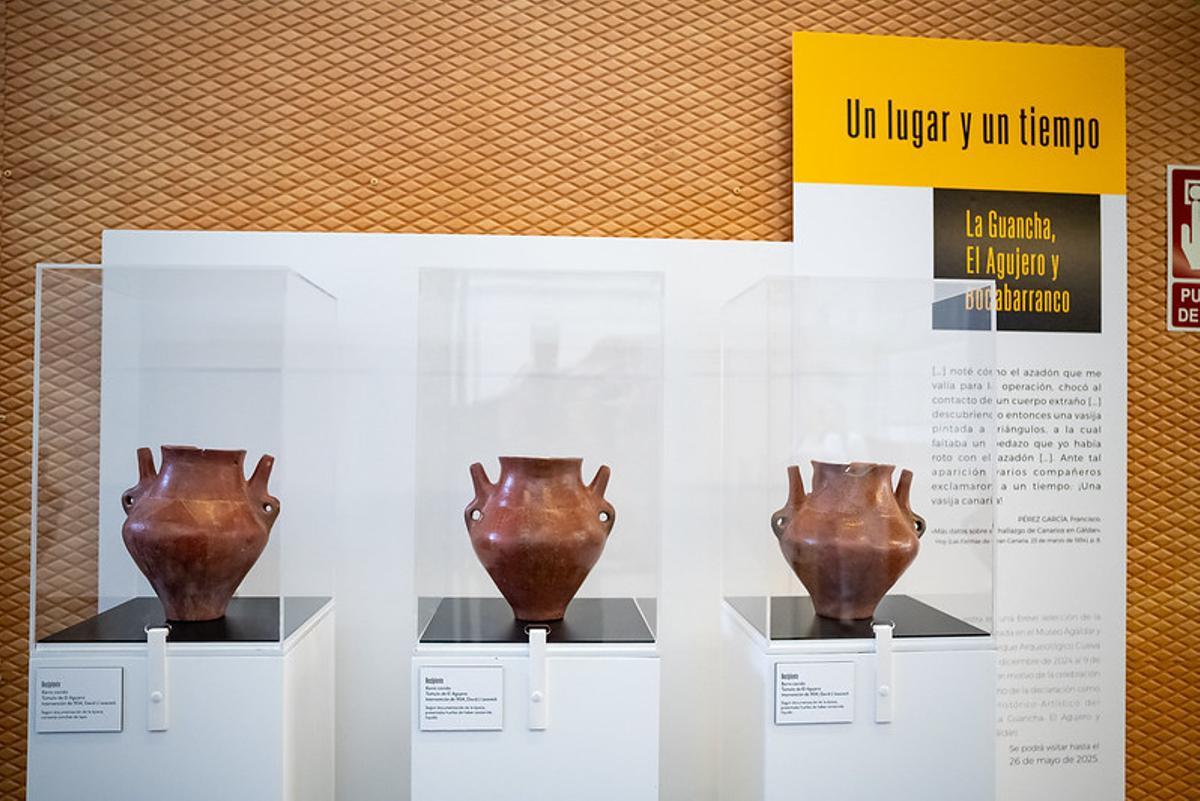 Tres piezas halladas en las excavaciones de la costa de Gáldar