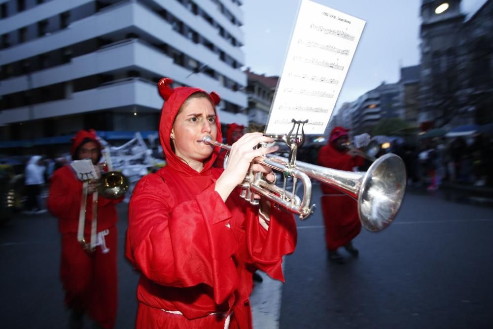 Desfile del martes de Carnaval en el Antroxu de Avilés