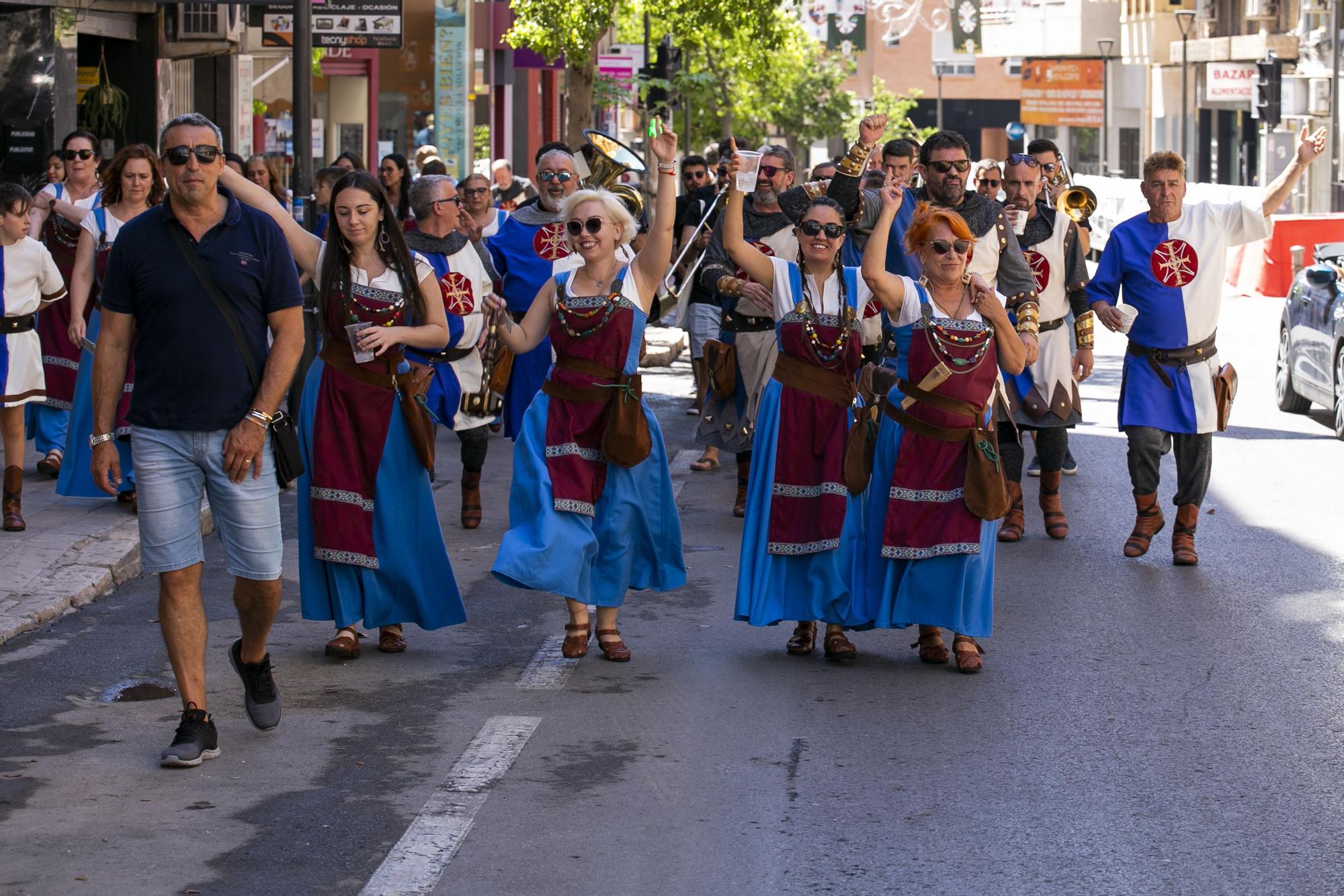 Pasacalles y Bautizos de los festeros en San Blas