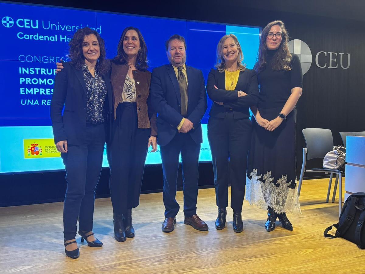 Los ponentes en la primera de las conferencias de las jornadas de fiscalidad que se celebran en el CEU de Elche