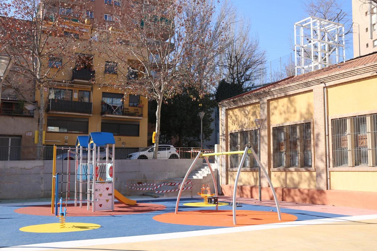 Recta final a les obres de millora de la plaça Maria Canela de Martorell Recta final a les obres de millora de la plaça Maria Canela de Martorell