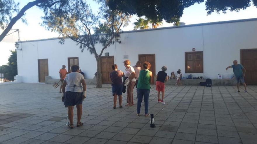 Más Ruines que Caín ensaya el pregón con el que arrancan hoy las fiestas de La Peña