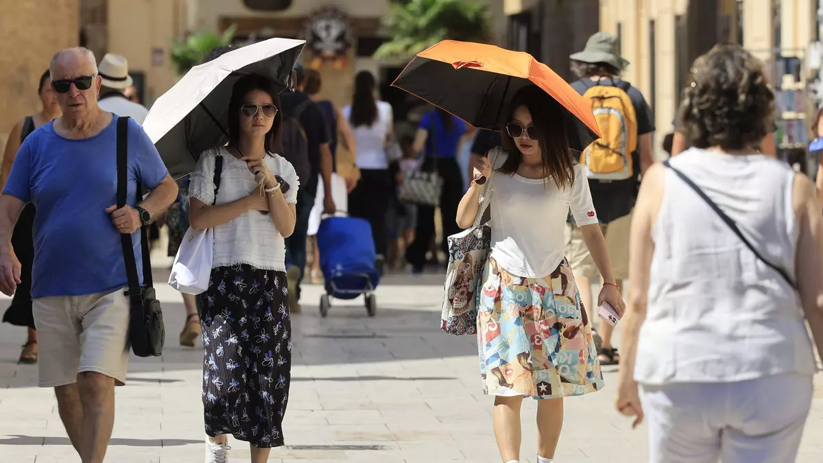 Madrid arranca la semana con aviso amarillo por calor y máximas de hasta 38 grados