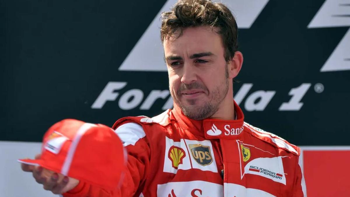 Fernando Alonso, en un podio con Ferrari