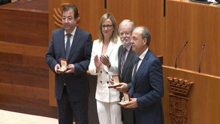 Los actos del 35 aniversario de la Asamblea ensalzan la defensa de Extremadura por la unidad de España