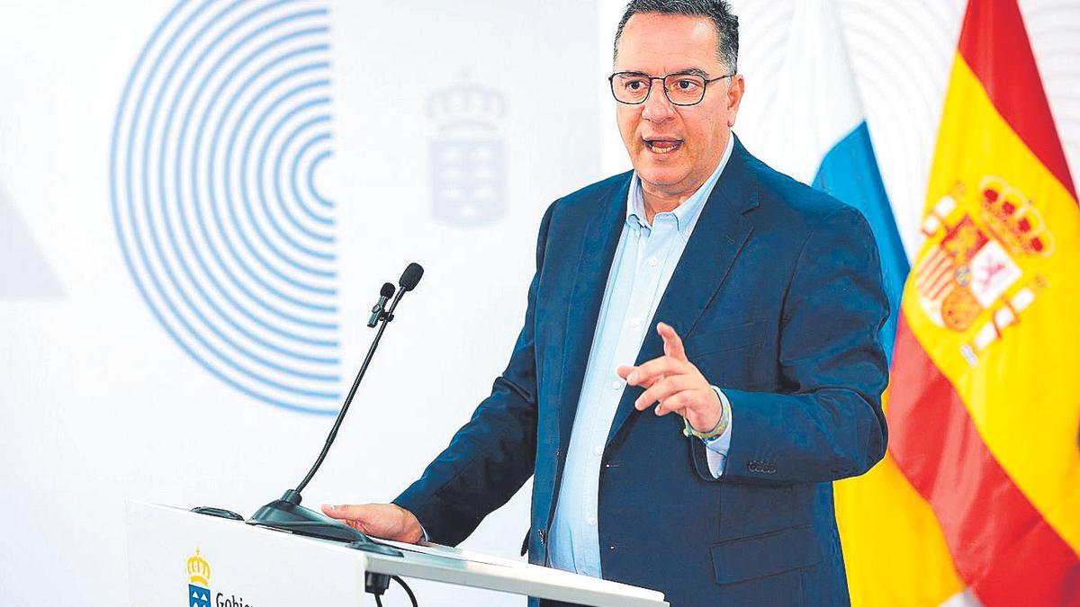 El consejero de Educación del Gobierno de Canarias, Poli Suárez.