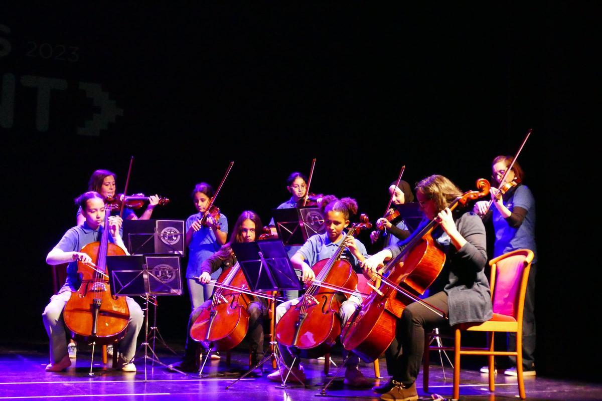 L'Orquestra de l'escola Anicet de Pagès. | AJ FIGUERES