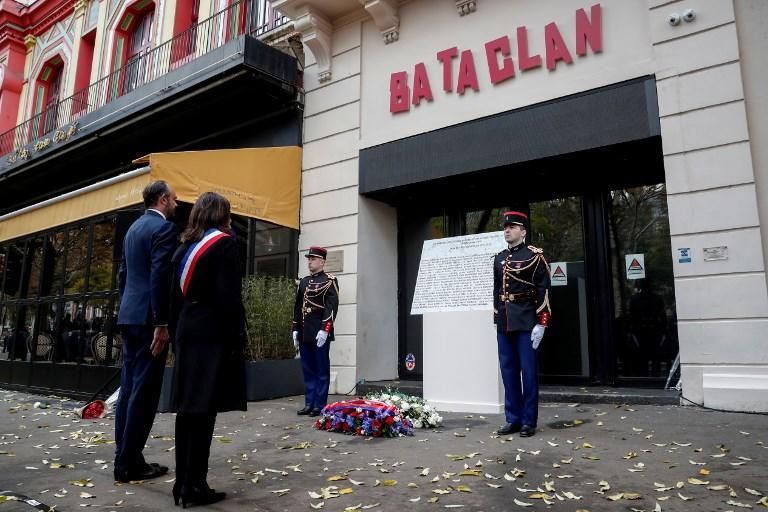 Francia homenajea a las víctimas del 13-N