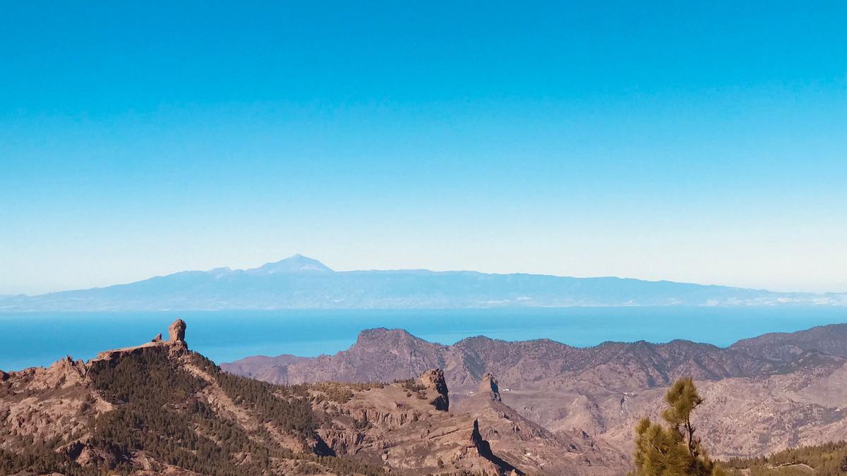El Teide visto desde la cumbre de Gran Canaria.