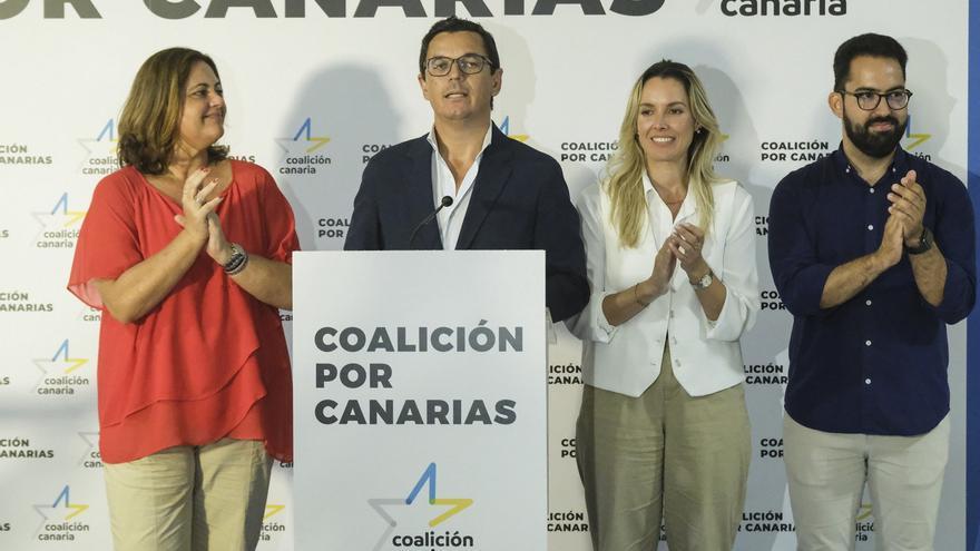 María Fernández comparece en la sede de CC en Las Palmas de Gran Canaria