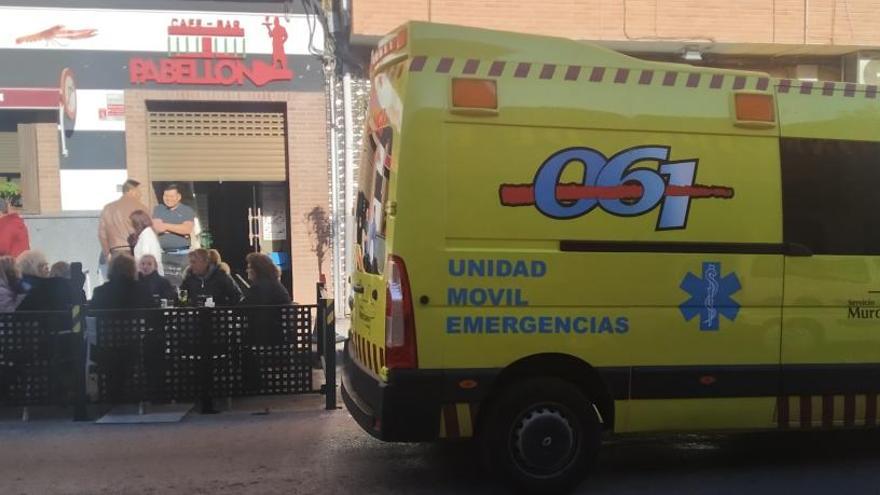 La ambulancia llega al lugar del suceso.