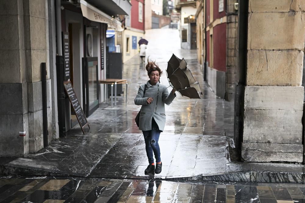 Lluvia y viento para despedir el año en Asturias