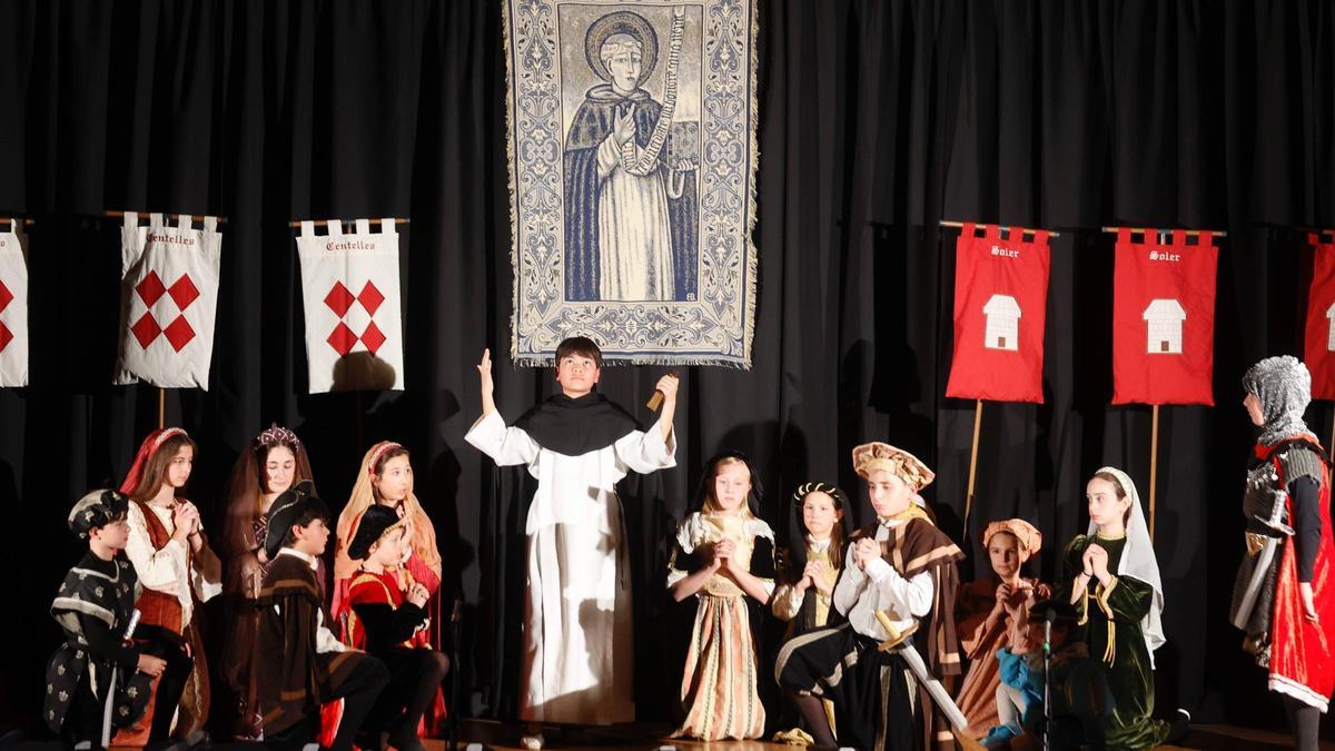 Representación de los "miracles" de San Vicente Ferrer el año pasado.