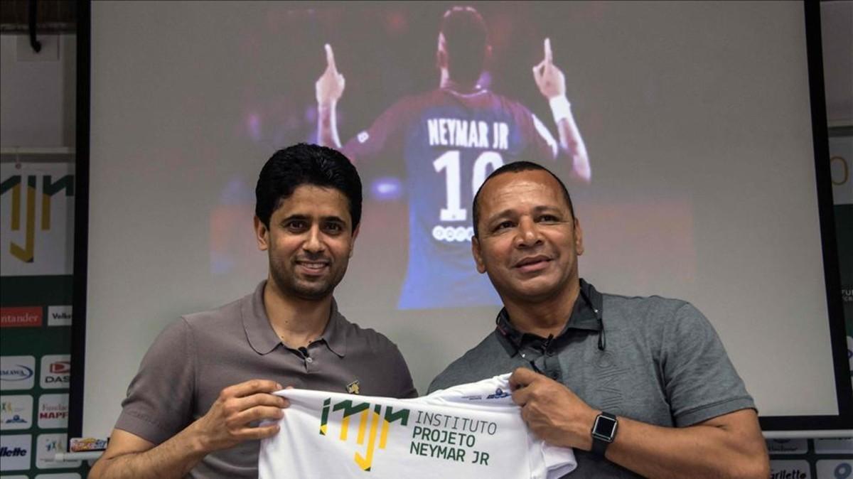 El padre de Neymar y el presidente del PSG en el Instituto Projeto Neymar