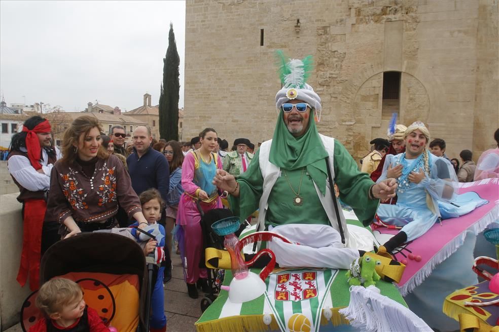 Fotogalería / Pasacalles del Carnaval de Córdoba