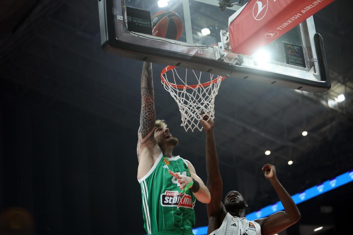 85-70. La falta de acierto exterior condena al Real Madrid ante el Panathinaikos