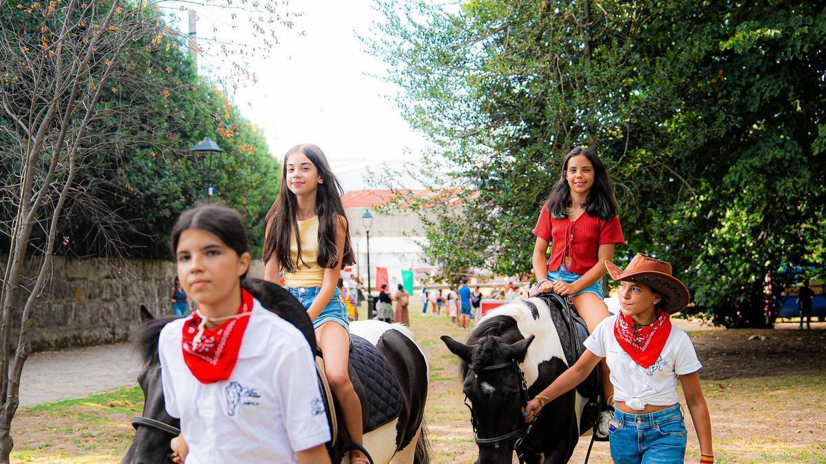 La actividad en O Castriño sacó al parque animación más allá de la pantalla.