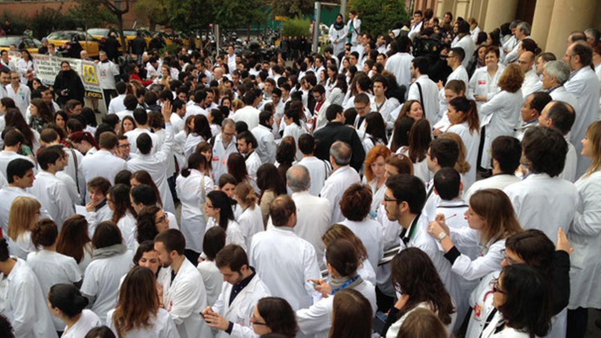 Protesta de los médicos residentes en el hospital Vall d'Hebron.
