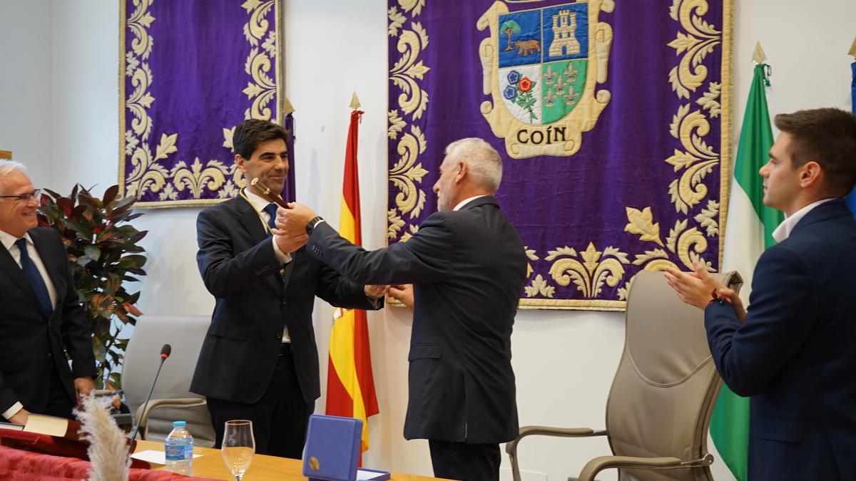 Francisco Santos, investido como alcalde de Coín