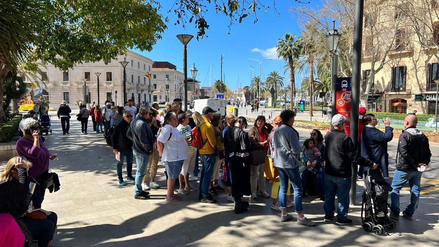 Las fotos del desembarco de cruceristas que han saturado el centro de Palma