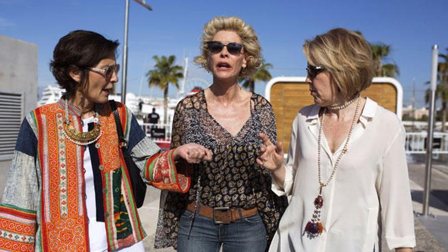 Belén Rueda (c), Beatriz de la Gándara (i) y María Pujalte (d) en Málaga.