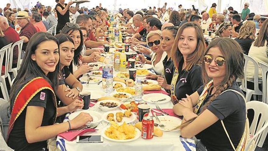 Almassora despide la semana festiva con una Caragolada de 600 personas